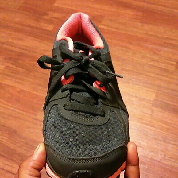 Nikes - Picture 2 of 7